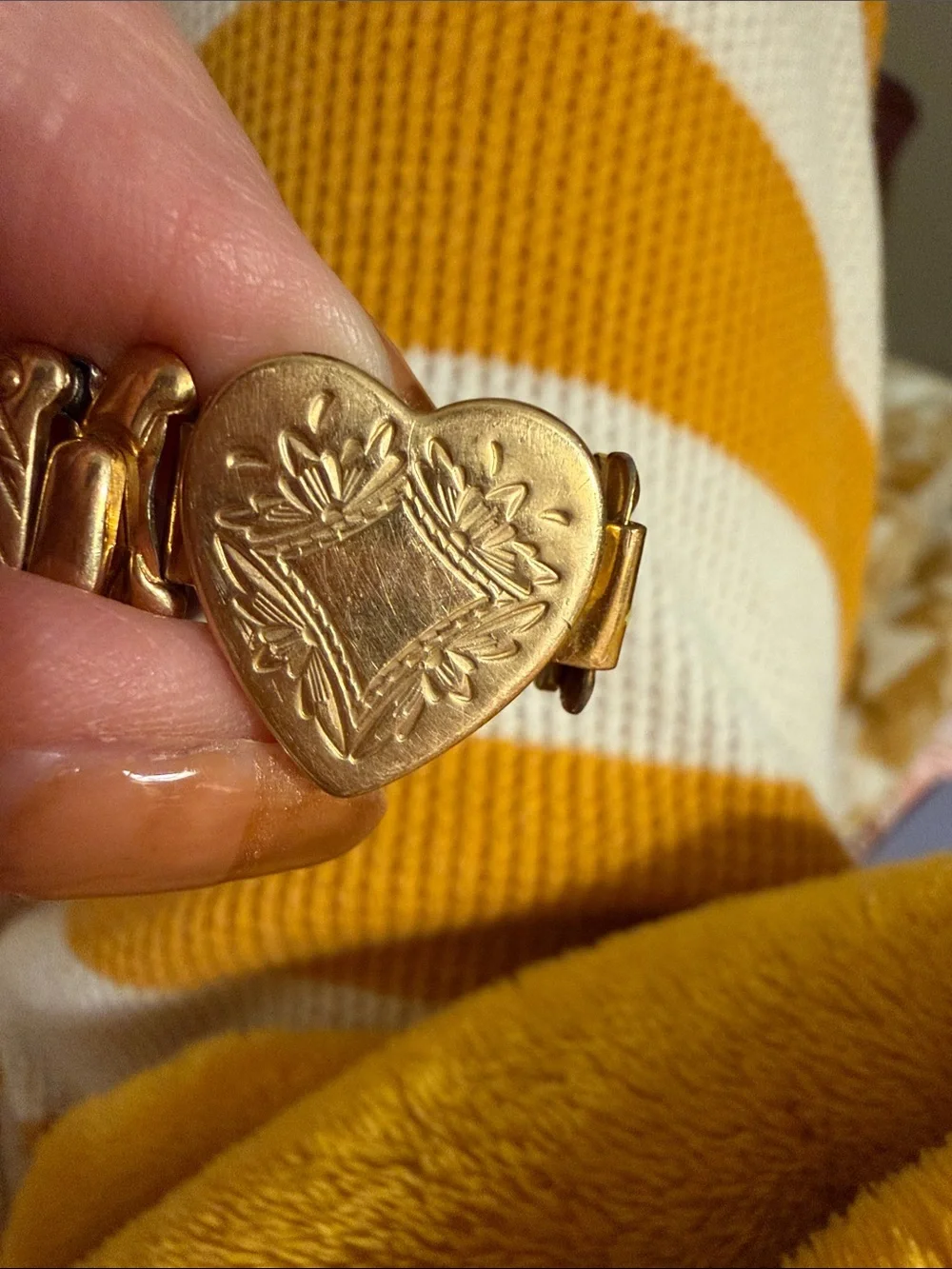 BELLAVANCE & SONS elegant gold